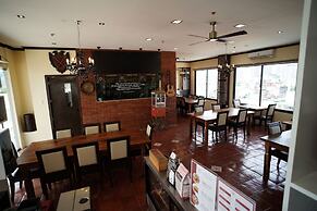 Heroes Hotel