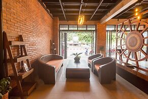 Iris hostel