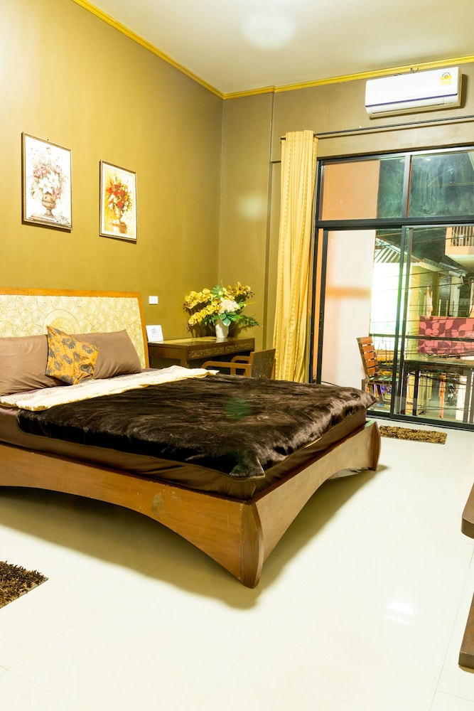 Iris hostel