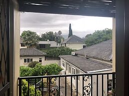 10 Alexander B&B