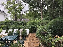 10 Alexander B&B