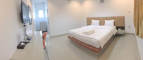 The Phant Hotel
