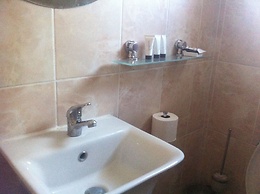 Rakops River Lodge