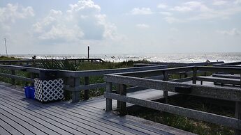 Buccaneer Inn