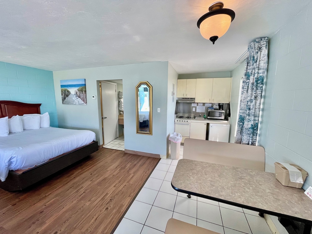 Buccaneer Inn