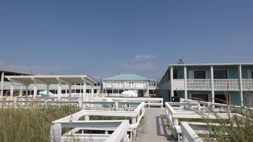 Buccaneer Inn