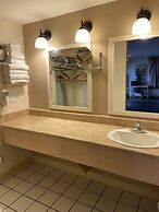 Buccaneer Inn