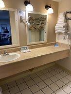 Buccaneer Inn