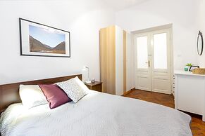 FriendHouse Apartments - Avenue