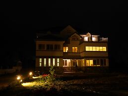 White Pine Village
