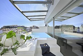Alto Psyrri Penthouse by K&K
