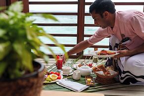 Reethi Faru Resort