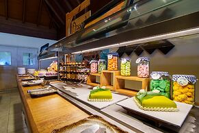 Reethi Faru Resort