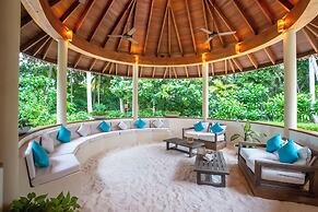 Reethi Faru Resort
