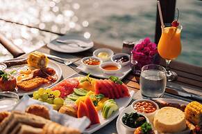 Reethi Faru Resort
