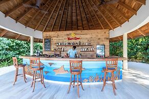 Reethi Faru Resort