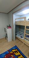 Ninano Guesthouse - Hostel