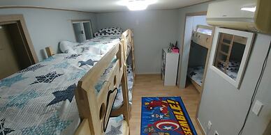 Ninano Guesthouse - Hostel