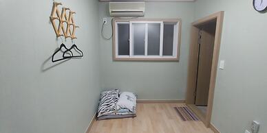 Ninano Guesthouse - Hostel