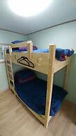 Ninano Guesthouse - Hostel