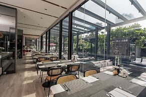 Arden Hotel and Residence