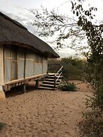Mabata Makali Lodge & Campsite