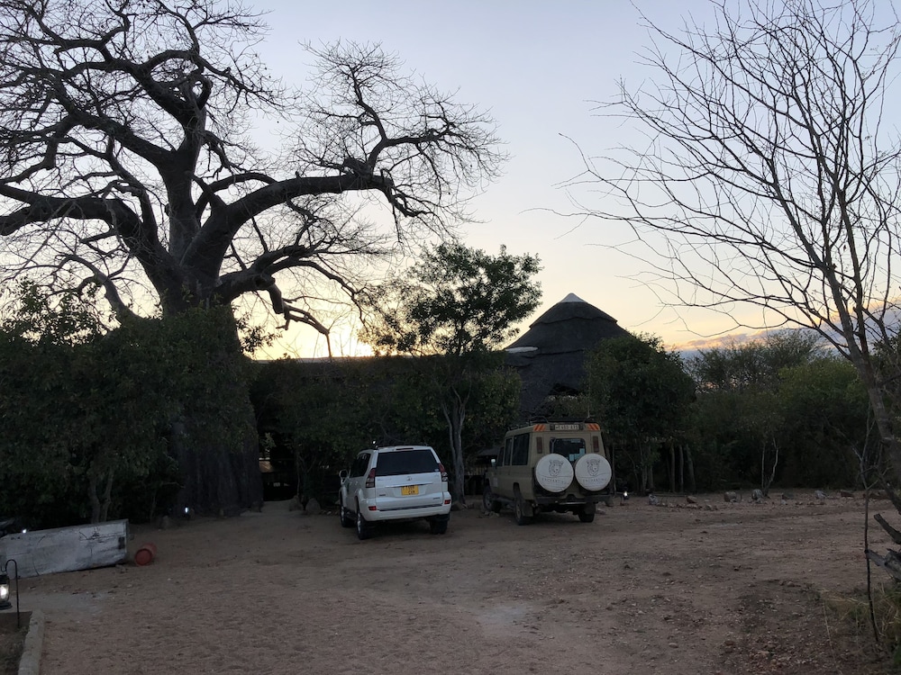 Mabata Makali Lodge & Campsite
