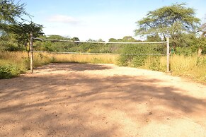 Mabata Makali Lodge & Campsite
