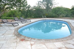 Mabata Makali Lodge & Campsite