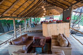Mabata Makali Lodge & Campsite