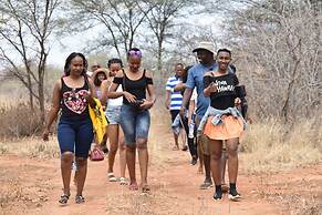 Mabata Makali Lodge & Campsite