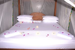 Mabata Makali Lodge & Campsite