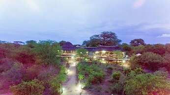 Mabata Makali Lodge & Campsite