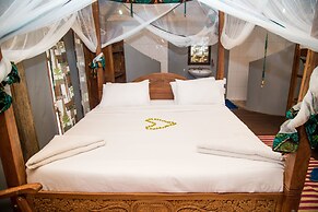 Mabata Makali Lodge & Campsite