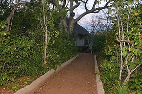 Mabata Makali Lodge & Campsite