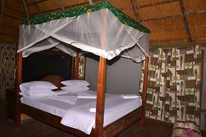 Mabata Makali Lodge & Campsite