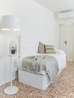 Penthouse Dream Apartments by Wonderful Italy