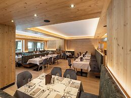 Hotel Alpina