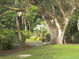 Fare Oviri Lodge