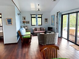 Fare Oviri Lodge