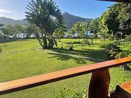 Fare Oviri Lodge