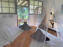 Fare Oviri Lodge