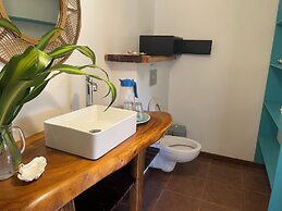 Fare Oviri Lodge