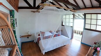 Fare Oviri Lodge