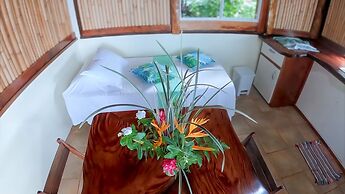 Fare Oviri Lodge