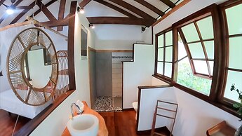 Fare Oviri Lodge
