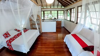 Fare Oviri Lodge