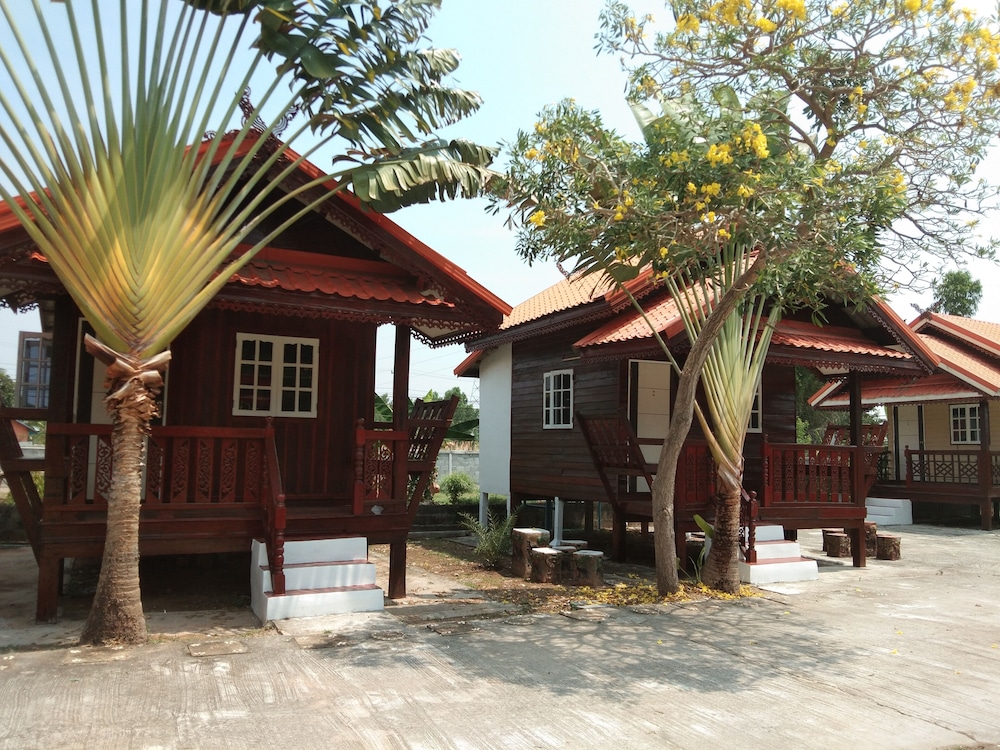 Raveekan Resort