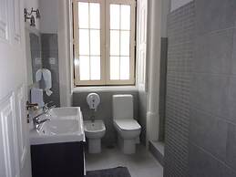 Hostel 402