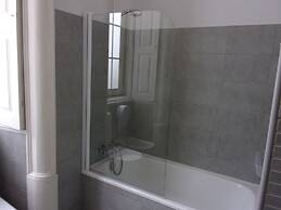 Hostel 402